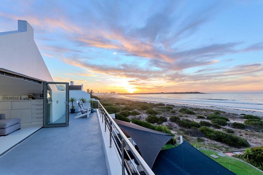 5 Bedroom Property for Sale in Golden Mile Western Cape